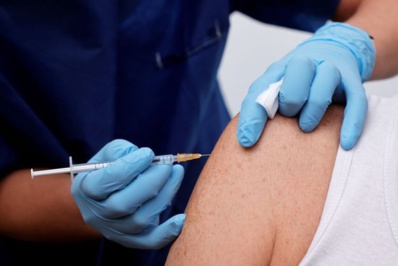 Le Royaume-Uni vaccine fort, l'UE attend le vaccin Johnson & Johnson