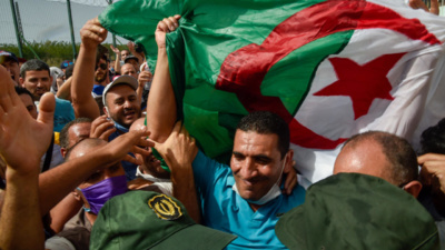 Sept ans de prison ferme pour une figure du mouvement de protestation populaire en Algérie Sept ans de prison ferme pour une figure du mouvement de protestation populaire en Algérie