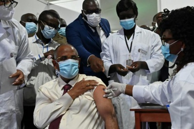 La vaccination gagne du terrain: Ghana et Côte d'Ivoire lancent Covax
