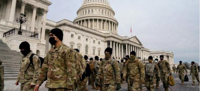 Armée américaine et insurgés du Capitole