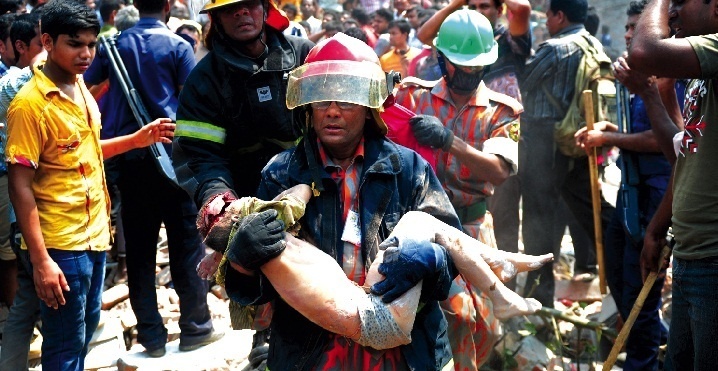 82 personnes périssent dans l’effondrement d’un immeuble au Bangladesh 82 personnes périssent dans l’effondrement d’un immeuble au Bangladesh