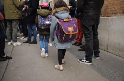 Après une troisième mise sous cloche, les petits Anglais reprennent le chemin de l'école Après une troisième mise sous cloche, les petits Anglais reprennent le chemin de l'école