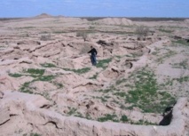 Dans le désert turkmène, une cité antique émerge peu à peu du sable