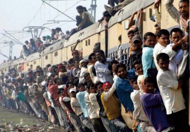 Un train roule à reculons sur 35 km Un train roule à reculons sur 35 km