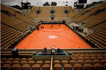 Roland-Garros repoussé d' une semaine en espérant du public