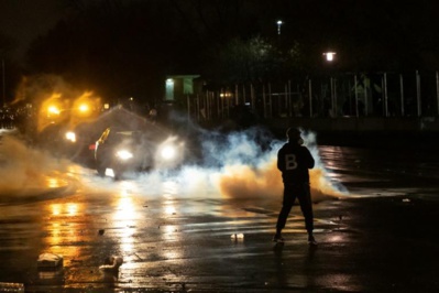 Minneapolis reste sous tension après la mort d'un jeune homme noir tué par la police Minneapolis reste sous tension après la mort d'un jeune homme noir tué par la police