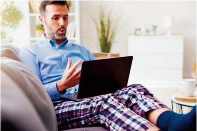 Entre maison et bureau, la pandémie fait muter le travail au Royaume-Uni Entre maison et bureau, la pandémie fait muter le travail au Royaume-Uni