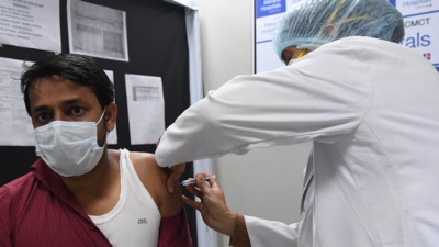 Elargissement de la campagne de vaccination aux Etats-Unis et en Inde