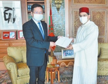 De nouveaux ambassadeurs présentent les copies figurées de leurs lettres de créance De nouveaux ambassadeurs présentent les copies figurées de leurs lettres de créance