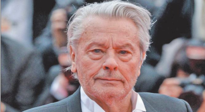 Alain Delon bientôt de retour à la télé, deux ans après son AVC