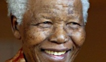 Toute l’Afrique du Sud prie pour que la fin de vie de « Madiba » soit digne Toute l’Afrique du Sud prie pour que la fin de vie de « Madiba » soit digne