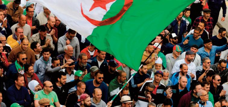 Plus de 800 manifestants arrêtés au 118ème vendredi du Hirak algérien