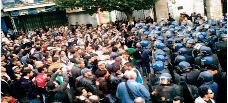 2000 manifestants interpellés en douze jours en Algérie