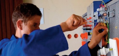 Les mesures des pouvoirs publics ont amorti le choc de la crise sur l’ emploi et la croissance Les mesures des pouvoirs publics ont amorti le choc de la crise sur l’ emploi et la croissance