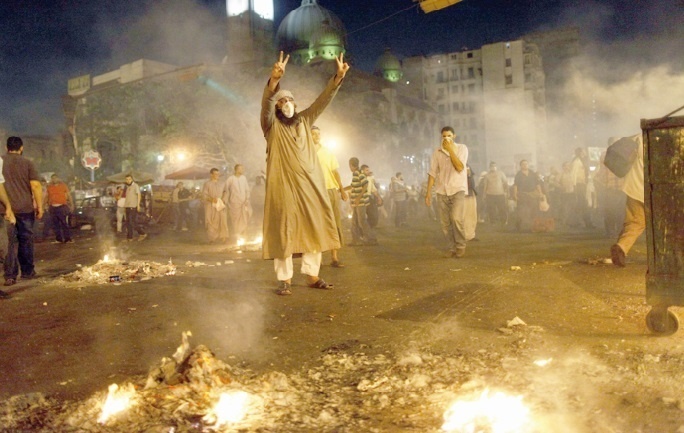 Heurts meurtriers au Caire entre les pro et anti-Morsi Heurts meurtriers au Caire entre les pro et anti-Morsi