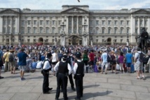 Le "royal baby" a un titre, prince de Cambridge Le "royal baby" a un titre, prince de Cambridge