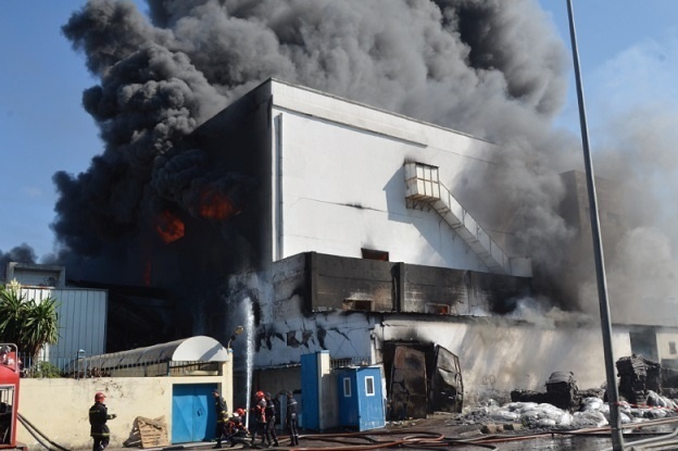A Casablanca et à Marrakech, flammes, fumée et d’énormes dégâts A Casablanca et à Marrakech, flammes, fumée et d’énormes dégâts