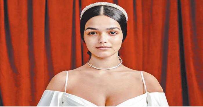 Disney choisit une jeune actrice métisse pour incarner Blanche Neige Disney choisit une jeune actrice métisse pour incarner Blanche Neige