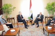Navettes diplomatiques au Caire pour résoudre la crise Navettes diplomatiques au Caire pour résoudre la crise