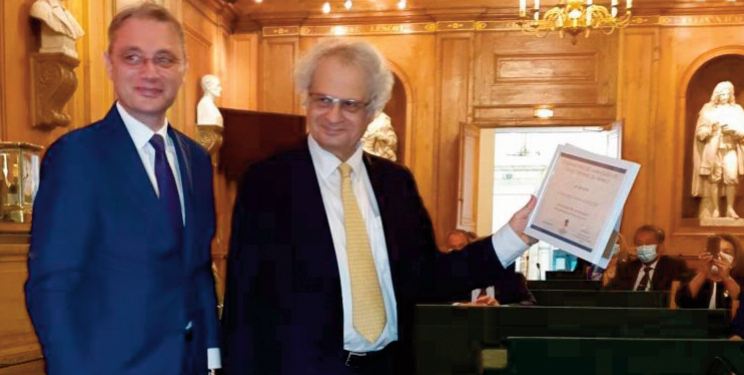 Amin Maalouf lauréat du prix littéraire des ambassadeurs francophones Amin Maalouf lauréat du prix littéraire des ambassadeurs francophones