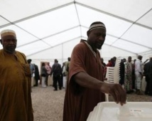 Le Mali en crise vote pour élire un nouveau président Le Mali en crise vote pour élire un nouveau président