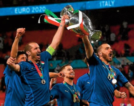 Chiellini-Bonucci: La consécration des vieux grognards
