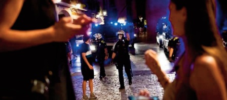 En Europe, les mesures se multiplient pour contenir la vague annoncée En Europe, les mesures se multiplient pour contenir la vague annoncée