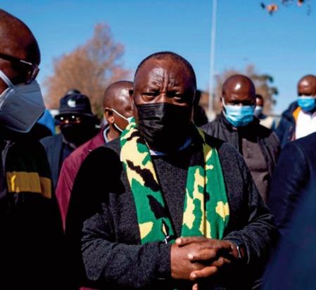 Le président sud-africain lève la plupart des restrictions anti-Covid