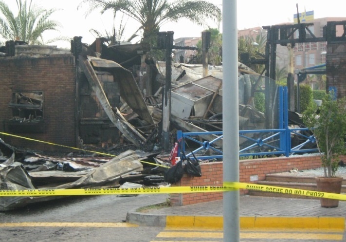 Un McDonald’s ravagé par le feu à Marrakech Un McDonald’s ravagé par le feu à Marrakech