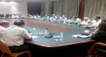 Concertations sur une sortie de crise en Tunisie