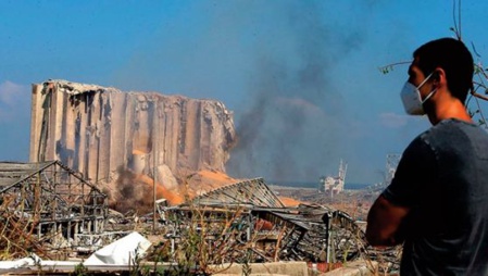 Un an après l'explosion à Beyrouth L'enquête freinée par des interventions politiques Un an après l'explosion à Beyrouth L'enquête freinée par des interventions politiques