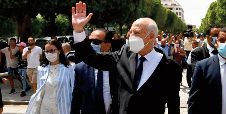 En Tunisie, la stratégie du président se fait attendre après le coup de force En Tunisie, la stratégie du président se fait attendre après le coup de force