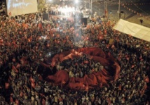L'opposition manifeste en masse à Tunis