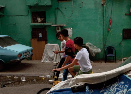 Au Liban, la ruée des " nouveaux pauvres" vers l'école publique Au Liban, la ruée des " nouveaux pauvres" vers l'école publique
