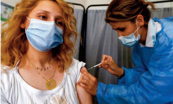 Vaccin Covid-19 Débats en série sur la troisième dose pour tous Vaccin Covid-19 Débats en série sur la troisième dose pour tous