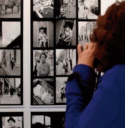 De l'ombre à la lumière, la photographe Vivian Maier célébrée à Paris