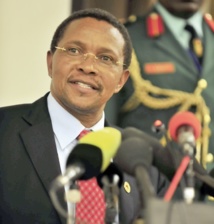 Jakaya Kikwete, quatrième président tanzanien, est en fonction depuis le 21 décembre 2005. Jakaya Kikwete, quatrième président tanzanien, est en fonction depuis le 21 décembre 2005.
