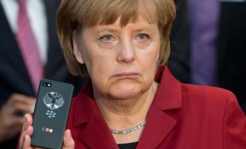Le portable de Merkel aurait été placé sur écoute par la NSA Le portable de Merkel aurait été placé sur écoute par la NSA