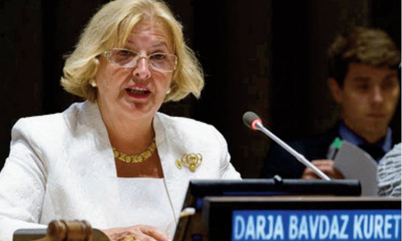 Représentante de la Slovénie auprès de l’ONU. Représentante de la Slovénie auprès de l’ONU.