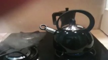 Le mystère de la bouilloire qui siffle enfin résolu Le mystère de la bouilloire qui siffle enfin résolu