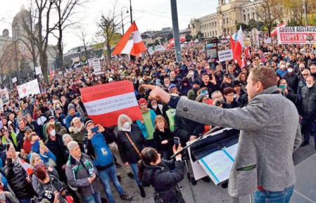 La protestation se durcit face aux mesures anti-Covid La protestation se durcit face aux mesures anti-Covid