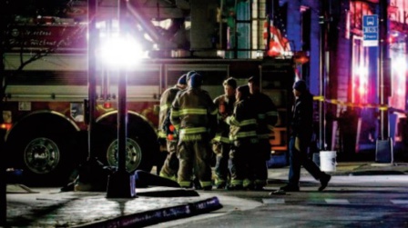 Voiture bélier lors d'une parade de Noël aux Etats-Unis Voiture bélier lors d'une parade de Noël aux Etats-Unis