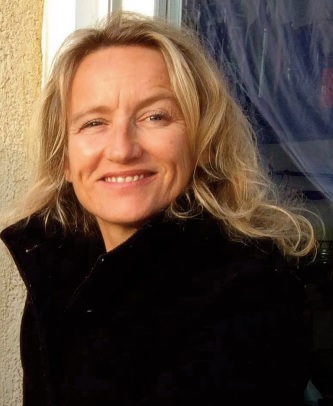 Delphine Perrin: La manipulation de la question migratoire par le personnel politique transcende les clivages droite / gauche. Cela tient à une xénophobie des élites françaises et européennes Delphine Perrin: La manipulation de la question migratoire par le personnel politique transcende les clivages droite / gauche. Cela tient à une xénophobie des élites françaises et européennes