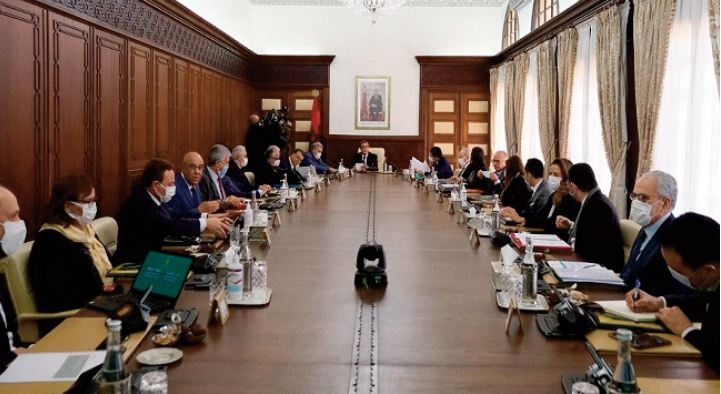 Le satisfecit empressé d’ un gouvernement bafouillant