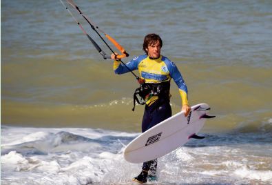 Abderrahim Moutaouakil: Un kitesurfeur bercé par les vagues et le vent de Dakhla