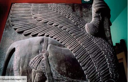 A Mossoul, ressusciter les antiquités détruites par l'EI, avec l'aide du Louvre