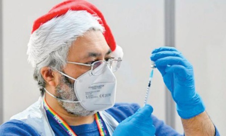 A travers le monde, un second Noël gravement affecté par la pandémie