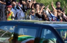 Mandela rendu à son peuple pour un dernier adieu Mandela rendu à son peuple pour un dernier adieu