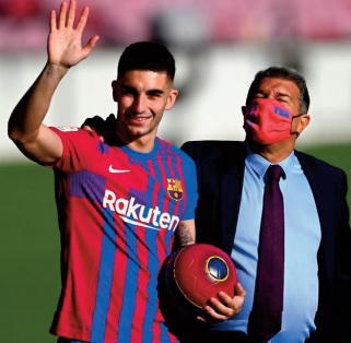 Au Barça, la nouvelle recrue Ferran Torres et Pedri positifs au Covid Au Barça, la nouvelle recrue Ferran Torres et Pedri positifs au Covid