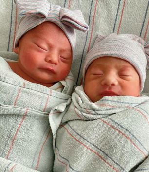 15 minutes d'écart mais une année de différence pour des jumeaux californiens 15 minutes d'écart mais une année de différence pour des jumeaux californiens